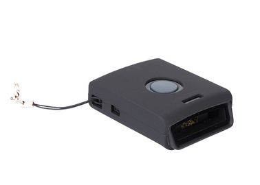Les mains libèrent le mini lecteur sans fil de code barres, petit module de balayage à laser 1D